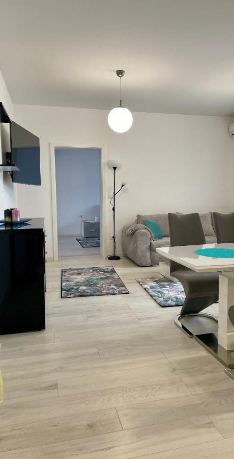 Ferienwohnung Refugiul Linistit Giroc Exterior foto